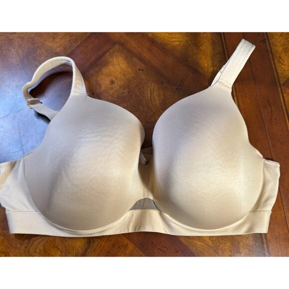 Caciqui 42D Beige Lightly Lined Full Coverage Underwire 4 Clasps Bra - Picture 5 of 5